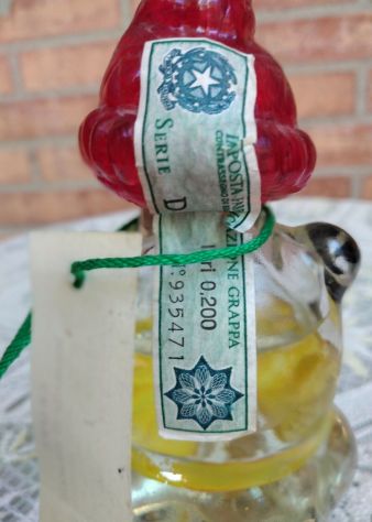 VECCHIA BOTTIGLIA GRAPPA ERZINIO DI GUARCINO (FR) ORSETTO CON CAPPELLINO - Foto 4