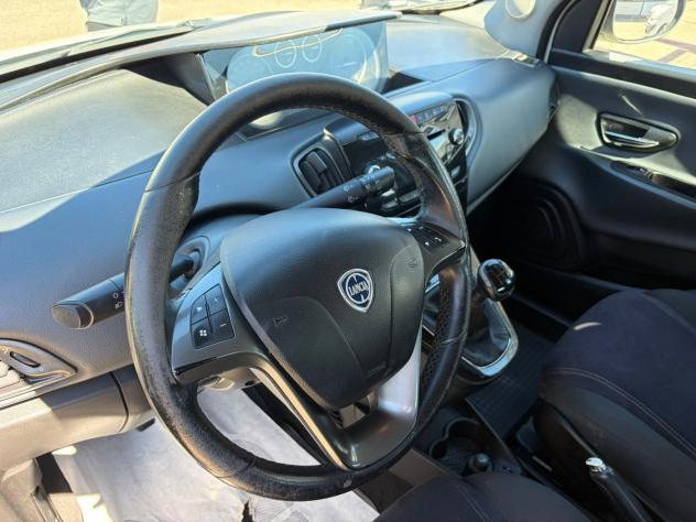 LANCIA YPSILON - NEOPATENTATI - 2 UNITDISP - Foto 9