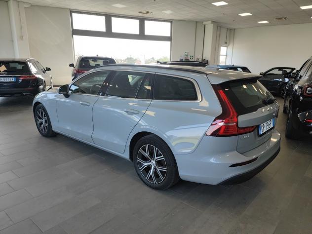 Volvo V60 B4 (d) automatico Fari LED Front/Lane Assist - Foto 9