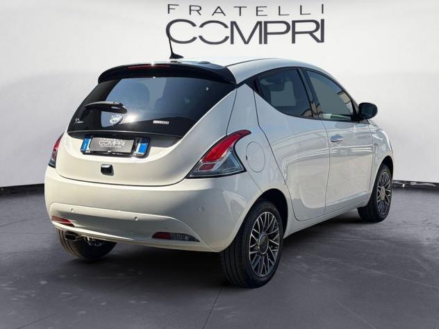 Lancia Ypsilon 1.0 FireFly 70cv Hybrid Gold Plus - Foto 3