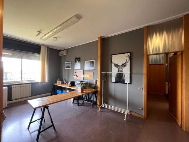 Immobile di 3300 m² con 5 locali in affitto a Torbole Casaglia - Foto 9