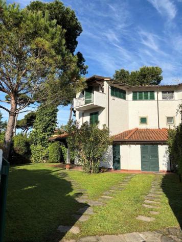 casa indipendente in affitto a Forte dei Marmi in zona Vittoria Apuana