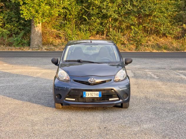 Toyota Aygo 1.0 12V VVT-i 5 porte Cool Soda Connect CV-68 E5B Manuale NEO 2014 - Foto 2