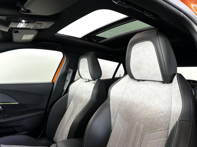 Peugeot 2008 motore elettrico 136 cv GT Full Led Tetto Neopat. - Foto 9