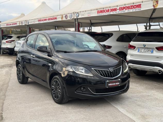 Lancia Ypsilon 1.0 FireFly 5 porte S&S Hybrid Silver