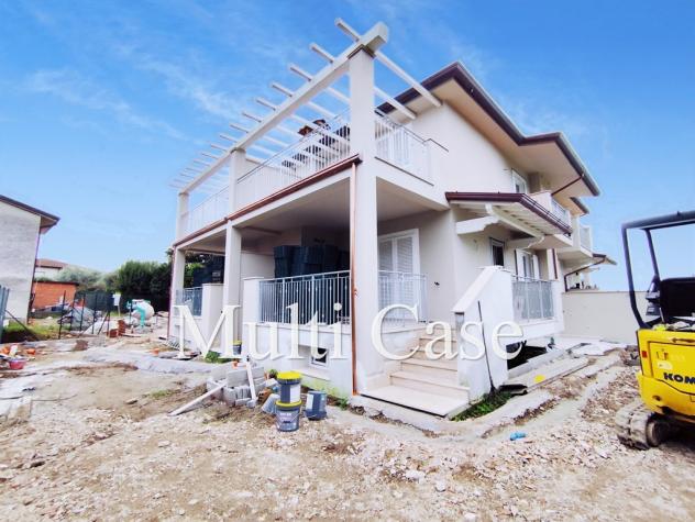 VILLETTA NUOVA IN CLASSE A CON GIARDINO E TAVERNA - CAPEZZANO PIANORE (LU) - A 10 MINUTI DAL MARE - Foto 7