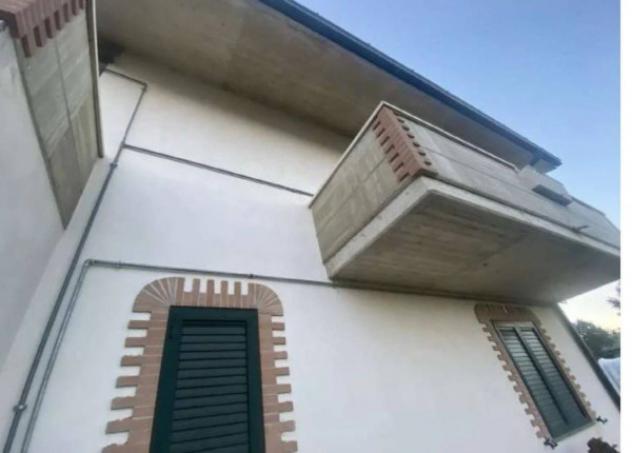 Immobile in asta di 464 m² con più di 5 locali in vendita a Loreto Aprutino - Foto 3