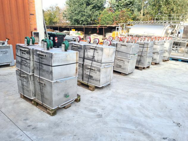 24 vagonetti in acciaio inox usati