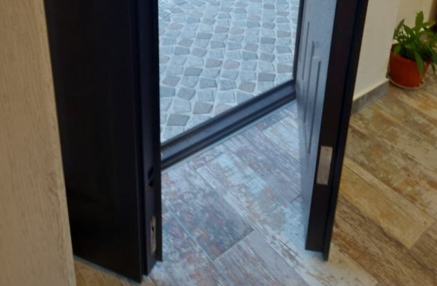 PORTA BLINDATA PER ESTERNO-INTERNO CASA 828 MODELLO PORTONE DA APPARTAMENTO - Foto 4
