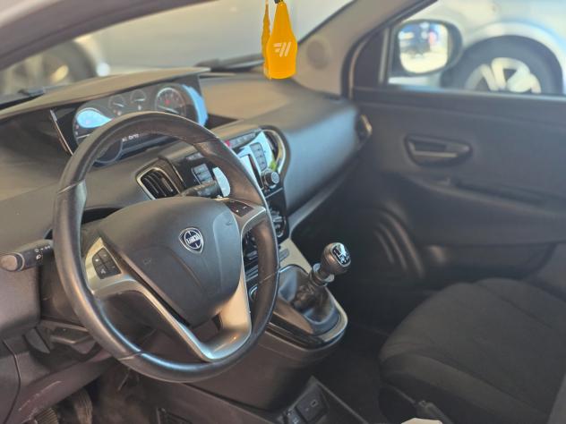 Lancia Ypsilon 1.0 FireFly 5 porte S&S Hybrid Ecochic Gold - Foto 8
