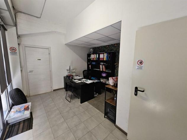 STATUARIO - QUARTO MIGLIO LOCALE COMMERCIALE - Foto 12