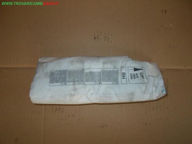 DISPOSITIVO AIR-BAG LAT.D.sul sedile ant. SPINA VIOLA 00014724810 FIAT 500 (312-3P/83)  Carrozzeria  Sicurezza  Airbag  Air-bag a tendina dx. FIAT - 5