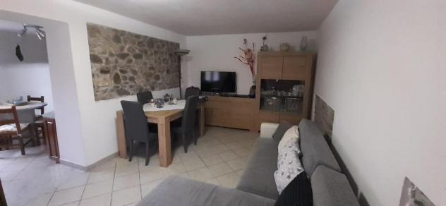 casa semindipendente in vendita a Carrara in zona Bonascola