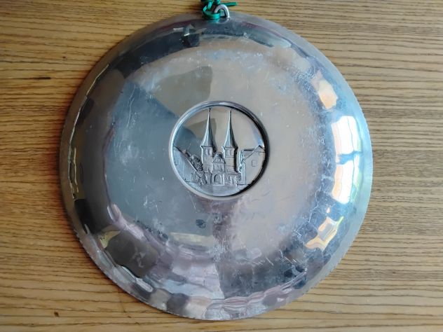 2 piatti vintage in peltro fatti a mano a martello souvenir Svizzera - Foto 3