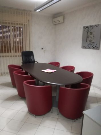 ARREDAMENTO COMPLETO E DI PREGIO COME NUOVO PER UFFICIO E/O STUDIO PROFESSIONALE - Foto 4