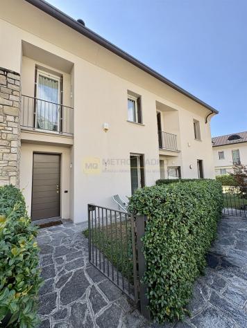 VALMADRERA (LC) - elegante villa a schiera con ascensore interno, doppi giardini e ampi spazi – Valmadrera