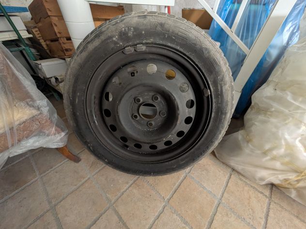 4 Cerchi in Ferro Usati con Gomme da Neve per Hyundai I30 GDH 2015