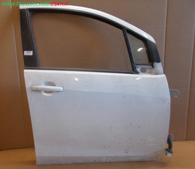 PORTA ANT.D. BIANCA CON ALZACR. SUZUKI SPLASH (A5B)  Carrozzeria  Lamierati esterni  Porte  Porta ant. dx. SUZUKI - SPLASH - 01-02-2008 - 01-12-2014