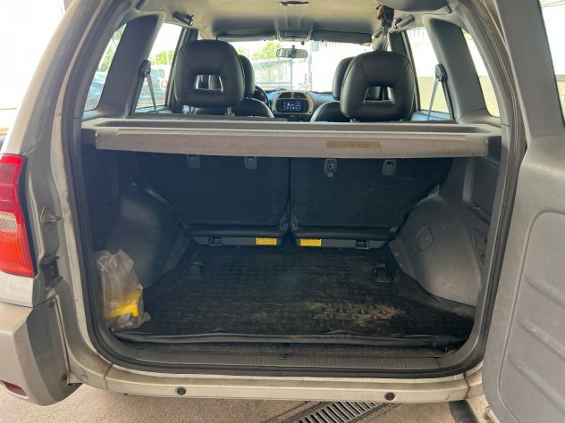 Toyota Rav 4 2.0D 4x4 Unipro’ Pelle - Foto 10