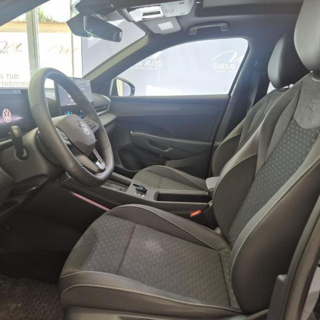 VOLKSWAGEN T-Roc 1.5 eTSI ACT 150 CV DSG R-Line *TETTO APRIBILE rif. 23962701 - Foto 2