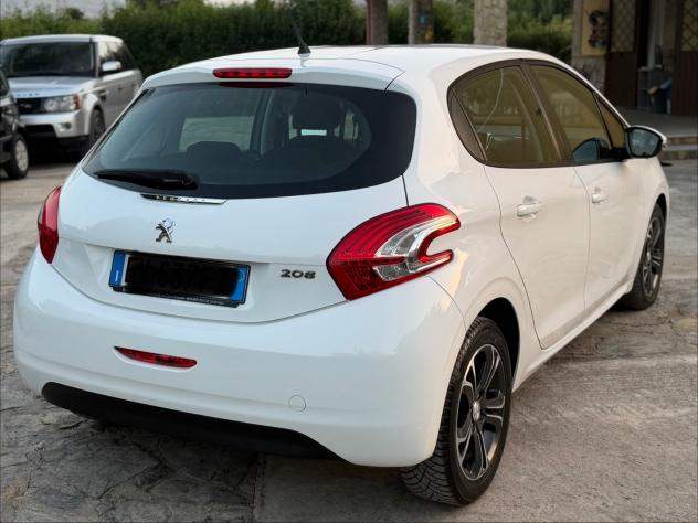 Peugeot 208 1.4 HDi 68 CV 5 porte Allure - Foto 5