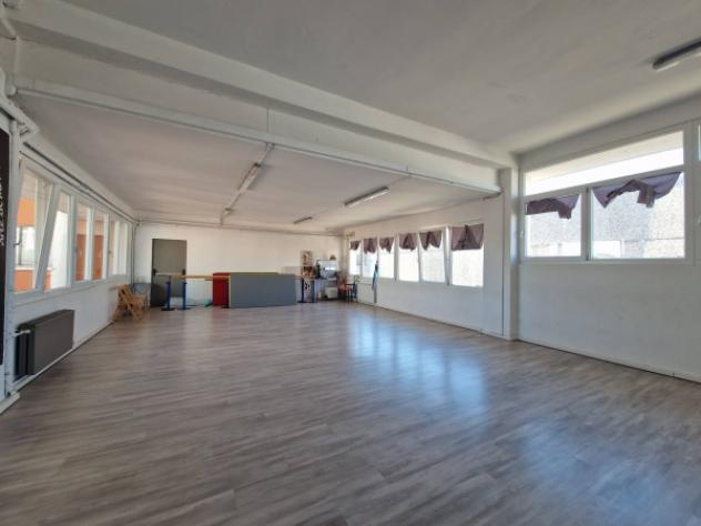 Immobile di 2545 m² con più di 5 locali in vendita a Lainate - Foto 10