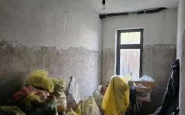 Immobile in asta di 322 m² con più di 5 locali e box auto doppio in vendita a Borgomanero - Foto 10