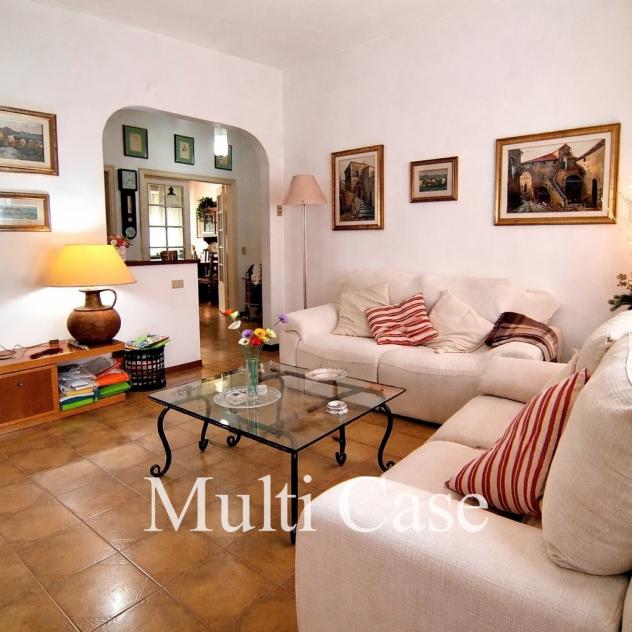 PORZIONE DI VILLA CON GIARDINO A 350 METRI DAL MARE – INDIPENDENZA, SPAZI E POTENZIALE - Foto 14