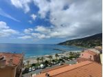 B65 Bilocale con splendido terrazzo e vista mare a Ospedaletti