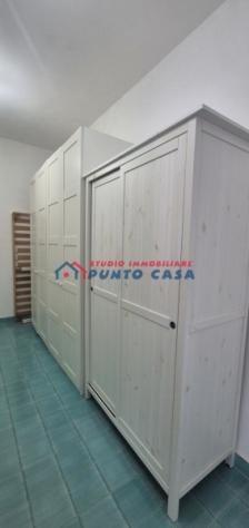 Sant’Andrea – Casa indipendente arredata su due elevazioni + terrazzo panoramico – 160 mq ca. – ampio 3 vani + acc. + terrazzino. Ottime condizioni. E - Foto 9