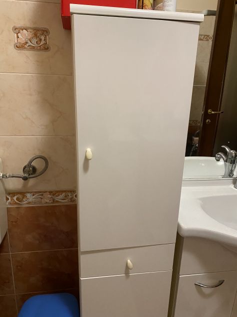 mobiletto bianco