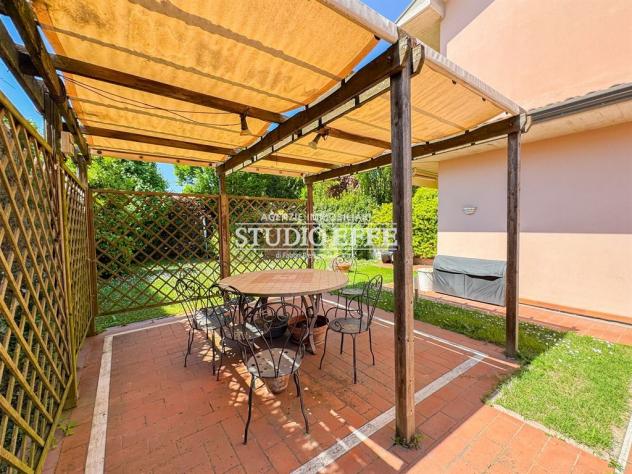Villa ad angolo con giardino su 3 Lati - Foto 6