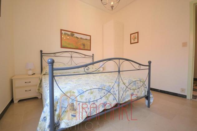 Trilocale con terrazzo in Borgo Coscia - Foto 11