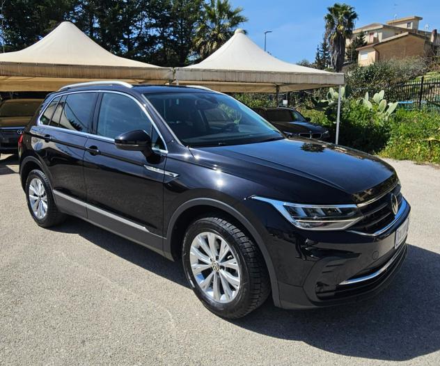 Volkswagen Tiguan 2.0 TDI 150 CV SCR DSG Elegance - Foto 2