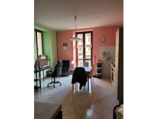 Monolocale arredato con posto auto privato