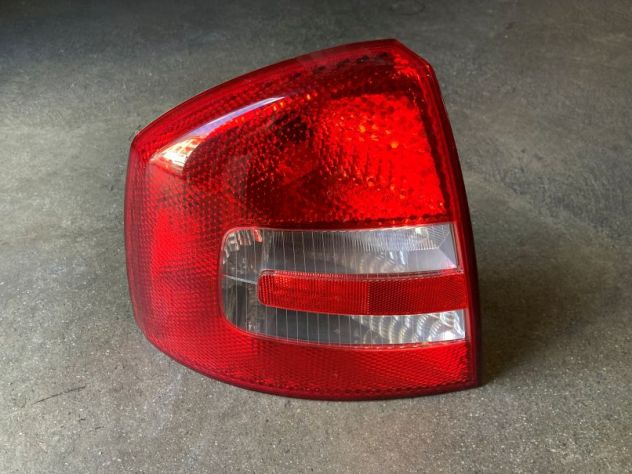 Fanale posteriore SX Skoda Octavia berlina del 2007 (1Z5945095A)