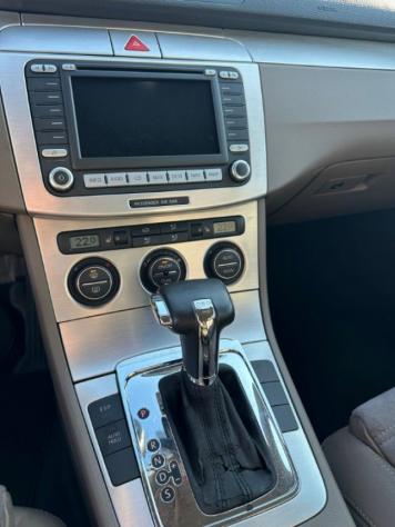 VOLKSWAGEN Passat 2.0 TDI 170CV DSG Highline rif. 24066358 - Foto 10