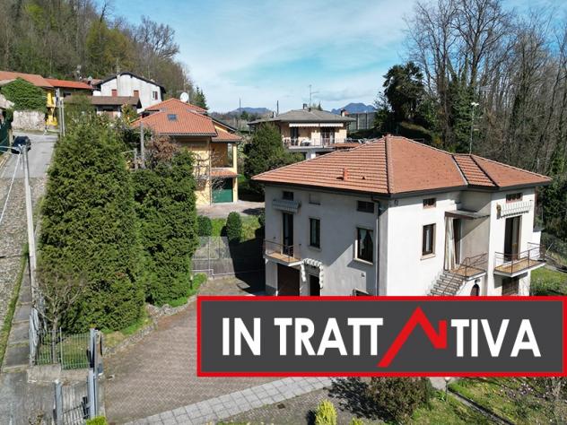 VILLA SINGOLA su due livelli con ampio GIARDINO