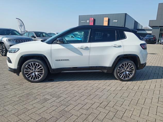 Jeep Compass e-Hybrid 1.5 Turbo MHEV T4 96kW Summit DDCT - Foto 9
