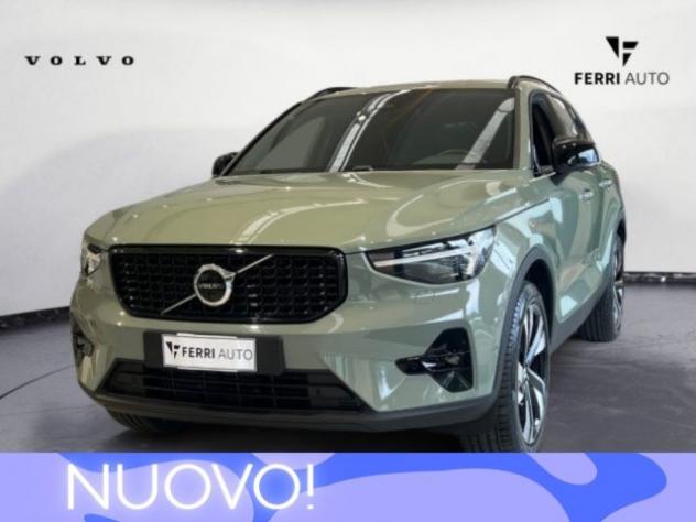VOLVO XC40 B3 automatico Ultra Dark rif. 23891432