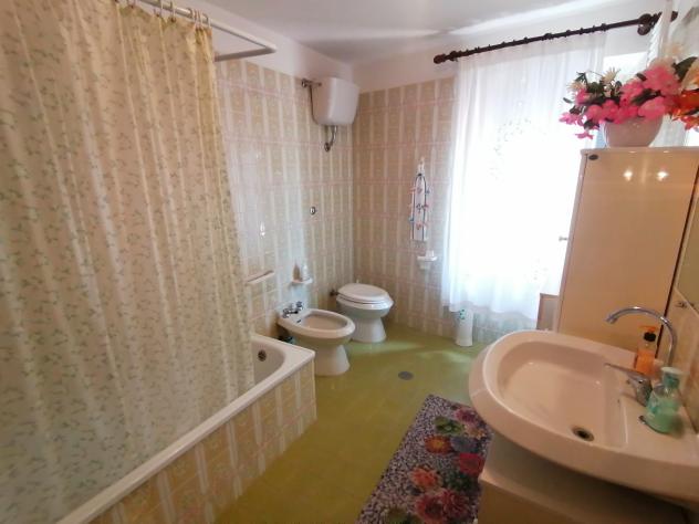 Nel comune di Semproniano, a pochi km da Saturnia e relative terme, Vendiamo appartamento che si sviluppa su due piani, al centro storico composto da: - Foto 19