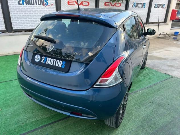 Lancia Ypsilon 1.0 FireFly 5 porte S&S Hybrid Silver - Foto 6