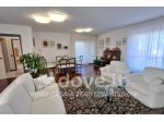 Appartamento di 228 m² con più di 5 locali e box auto in vendita a Pesaro