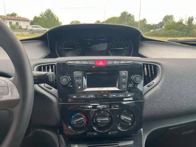 Lancia Ypsilon 3ª serie 1.0 FireFly 5 porte S&S Hybrid Silver - Foto 9