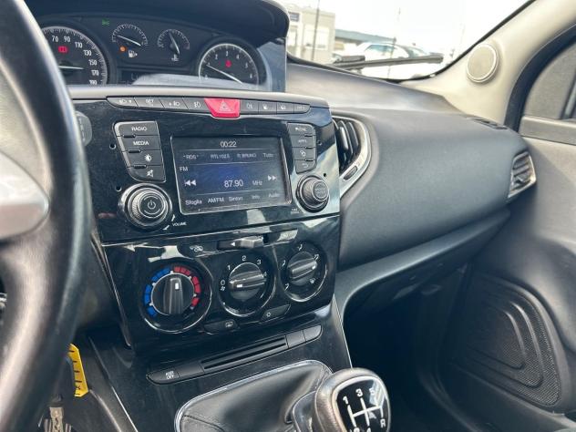 Lancia Ypsilon III 2015 1.2 Gold ecochic Gpl 69cv - Foto 9