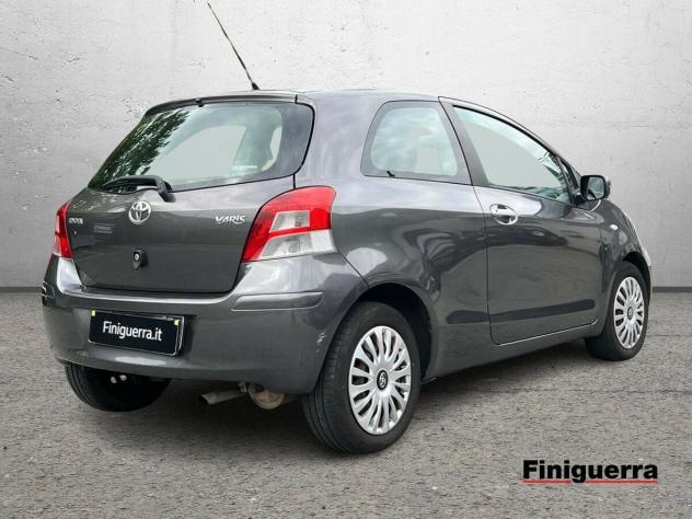 Toyota Yaris Yaris 3p 1.3 dual Sol - Foto 4