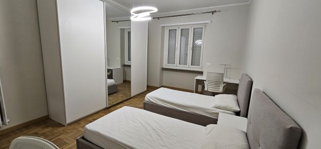 Camera doppia in appartamento completamente ristrutturato con doppia esposizione - Foto 5