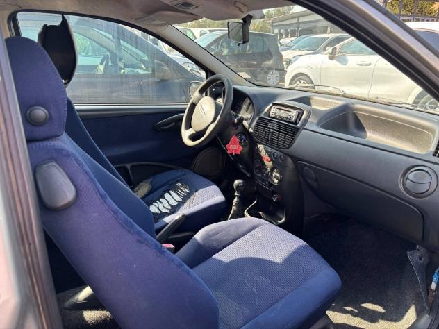 Fiat Punto 1.2i 16V 3 porte - Foto 8