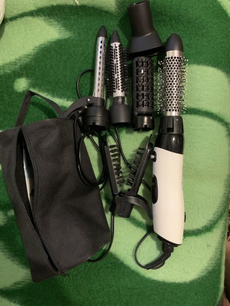 Asciugacapelli con tutti gli accessori