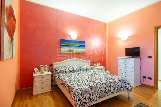 Elegante appartamento indipendente con giardino privato e ampio garage - Foto 19